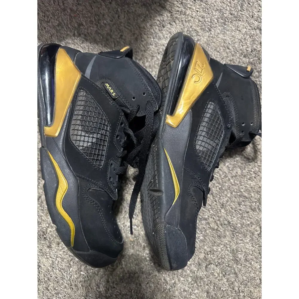 Nike Air Jordan Mars 270 Shoes Youth Sz 5.5 Y Black‎ Metallic Gold